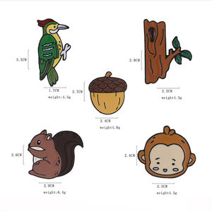 Dibujos animados mono pájaro carpintero árbol <span class=keywords><strong>tronco</strong></span> Animal esmalte alfileres ardilla Pino <span class=keywords><strong>cono</strong></span> broche aleación insignia dulce mujer joyería regalo - Product Image 6