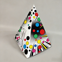 Boîte à gâteau pyramidale recyclable de haute qualité, impression personnalisée, gaufrage, revêtement UV, carton alimentaire, emballage en gros pour collations