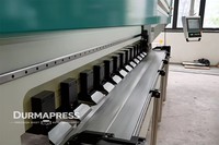 Máquina Ranuradora en V 1500-4000 ±0.05mm con Control CNC, Corte en V de Precisión para Láminas, Precio de Fábrica y Larga Vida Útil