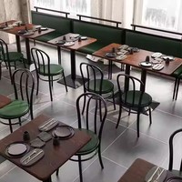 Ensemble de table et de chaises de restaurant en cuir, style moderne et élégant, pour la zone de restauration du café