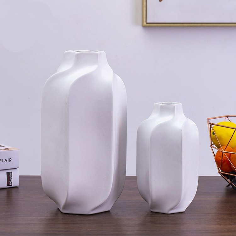 Nordic creative living room tabletop flower arranging crafts decorated with white ceramic vase