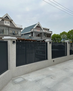 รั้วอะลูมิเนียมกันความเป็นส่วนตัวติดตั้งง่าย พร้อมดีไซน์ลายไม้แบบใหม่ แผงรั้วอะลูมิเนียมแนวนอนสำหรับสนามหลังบ้าน - Product Image 4