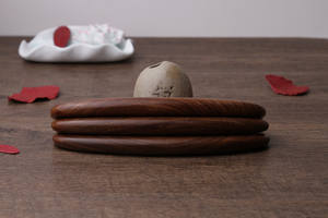 Pettine in Legno di Sandalo Nero e Dorato da 15 cm per Uomo e Donna, Antistatico, Massaggiante, Bestseller OEM - Product Image 6