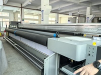 Imprimante hybride UV grand format automatique avec têtes Ricoh Gen5/Gen6, rouleau de 5 mètres pour films de covering automobile, bannières et films de plafond
