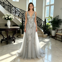 Robe de soirée longue en tulle argenté, col en V profond, sans manches, coupe trapèze, ornée de fleurs et de perles faites à la main, pour bal de promo ou soirée formelle