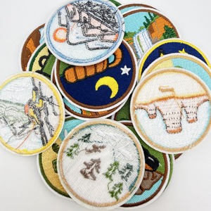Patch brodé thermocollant style aventure pour vêtements, chapeaux, sacs à dos – Idéal pour le camping, le ski, la randonnée et la pêche - Product Image 5