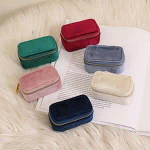 Mini organizador de joyas de viaje con logotipo personalizado, caja de regalo pequeña de cuero de terciopelo para anillo, pendiente, collar - Product Image 4