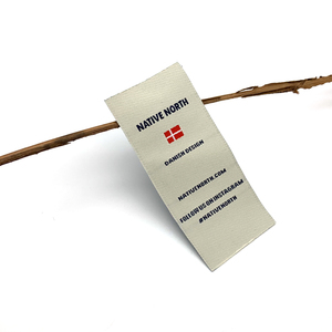 Etiquetas bonitas con dobladillo tejido al por mayor, fabricación personalizada de su propio logotipo, etiqueta con dobladillo tejido para ropa y prendas de vestir - Product Image 5