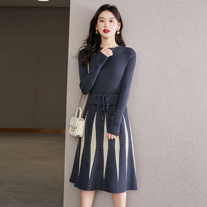 เดรสไหมพรมทรงเอไลน์ยาวระดับเข่า แต่งเข็มขัดลายเรขาคณิต สำหรับฤดูใบไม้ร่วง  บริการ OEM ไนลอน - Product Image 5