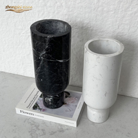 Vase sur piédestal en marbre beige travertin, forme personnalisée, marbre artisanal de qualité supérieure pour la décoration intérieure