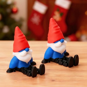 Gnome de Noël imprimé en 3D avec jambes articulées, figurine d'homme-gnome assis, chapeau rouge, corps bleu, décoration de Noël - Product Image 2