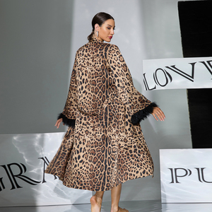 Ensemble de vêtements de détente élégant à imprimé léopard avec manches à volants en plumes, 2 pièces, robe longue et short de nuit pour femmes, pour porter à la maison - Product Image 2