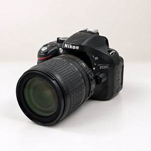Appareil photo <span class=keywords><strong>reflex</strong></span> numérique Nikon D5200 d'occasion en gros <span class=keywords><strong>avec</strong></span> objectif VR 18-105mm, écran inclinable 24,1MP, autofocus 39 points, qualité supérieure reconditionné pour la revente - Product Image 2