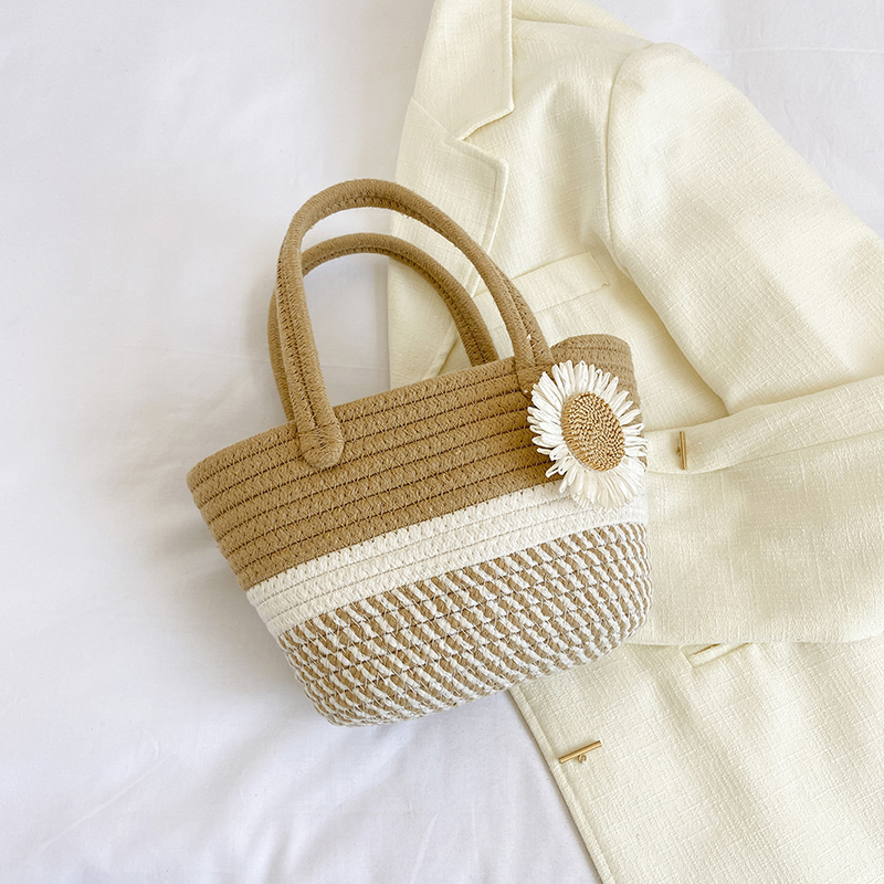 Straw woven flower khaki