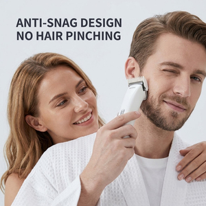 Tagliacapelli Cordless con Lama <span class=keywords><strong>a</strong></span> T, Ricarica Rapida Type-C, 60 Minuti di Autonomia, Trimmer Professionale per <span class=keywords><strong>Uomo</strong></span>, Lama <span class=keywords><strong>a</strong></span> R Sicura, Pettini Antiaderenti - Product Image 4
