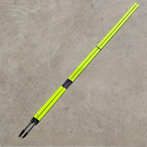 Poteaux d'entraînement de football réglables - Piquets de sol à ressort de 180 cm pour l'agilité et les exercices de dribble au football - Product Image 4