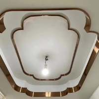 Bandes de finition de plafond modernes en acier inoxydable, surface polie, durables, écologiques, pour canaux lumineux et formes personnalisables