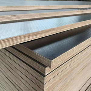 4x8 pies 17mm 18mm <span class=keywords><strong>fenólico</strong></span> antideslizante negro China marrón película frente <span class=keywords><strong>tablero</strong></span> de madera contrachapada hoja <span class=keywords><strong>encofrado</strong></span> <span class=keywords><strong>precio</strong></span> para construcción hormigón - Product Image 4