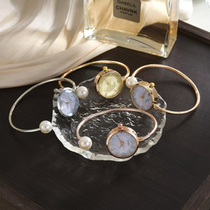 Montre numérique de luxe à cadran nacre dégradé avec alarme pour étudiantes, style coréen simple et individuel, ouvert - Product Image 3