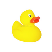 Joli canard de bain en PVC pour canards en caoutchouc bleu personnalisés à presser promotionnels en gros avec votre logo de marque imprimé canard violet