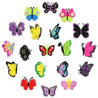 Vente en gros de breloques de décoration de chaussures papillon coloré en PVC souple marque personnalisée sabot pantoufles accessoires breloques