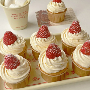 Crème fouettée spéciale pâtisserie pour gâteaux, desserts et boissons - Product Image 3