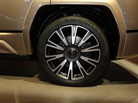 BYD U8L 2025 Grand SUV de Luxe à Autonomie Étendue, Transmission Intégrale, Autonomie de 1160 km, Extérieur Robuste, Intérieur Premium Confortable, Conduite Stable