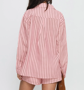 เสื้อโปโลผู้หญิงลายทางแนวตั้งผ้าฝ้าย 100% แบบสั่งทำขายส่ง เสื้อทรงโอเวอร์ไซส์ และชุดเซ็ต 2 ชิ้น กางเกงขาสั้นผู้หญิงทรงหลวม - Product Image 2