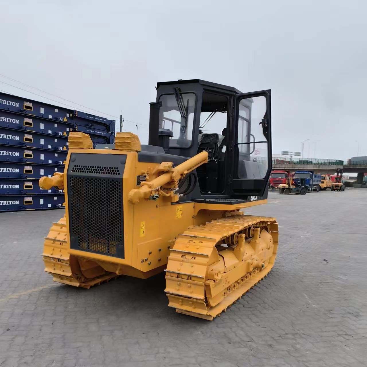 Сверхмощный 130HP SD13 бульдозер с низким расходом топлива гидравлический контроль для Выравнивания Земли землеройный строительный Гусеничный