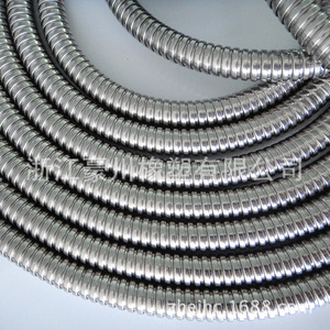 Manguera de Jardín Metálica de 3/4 Pulgadas de Acero Inoxidable Flexible para Lavar el Coche - Product Image 1