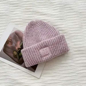 Bonnet brodé côtelé épais en vente en gros Bonnets à tricoter personnalisés Chapeaux avec logo Bonnet en acrylique à revers