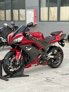 Motocicleta Deportiva de Gasolina R1 de 1000cc con Motor de Cuatro Cilindros en Línea, 147KW de Potencia y 180km/h de Velocidad para Entusiastas de la Pista - Product Image 4
