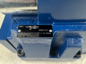 Válvula Hidráulica Proporcional 4wrde10/16/25/27/32 R900941436 4wrde25v1-220l-5x6l24k9wg152mr+r900939990 Z4we 6 E68-31/eg24k4 - Product Image 5