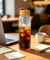 Bouteille en verre borosilicate haute résistance côtelée de 550 ml (18 oz), étanche, portable, avec couvercle en bois pour l'extérieur