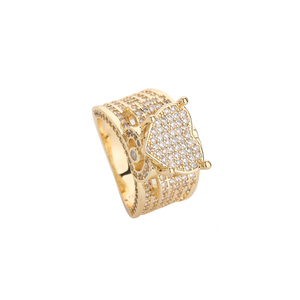 Anillo de Cobre Personalizado de Hip Hop con Baño de Oro de 14k y Circonita Cúbica en Forma de Corazón - Product Image 1