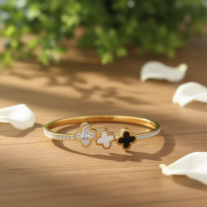 Bracelet en acier inoxydable avec trois fleurs de trèfle, bijoux à la mode en ton or pour femmes, cadeau - Product Image 3