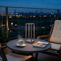 Lampe de table rechargeable au design luxueux, lumière d'ambiance, projection lumineuse, contrôle tactile LED pour le camping et la chevet.