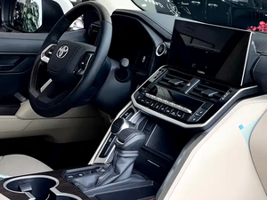 <span class=keywords><strong>Toyota</strong></span> <span class=keywords><strong>Land</strong></span> <span class=keywords><strong>Cruiser</strong></span> 2026, Versión Oriente Medio, 4.0L, SUV Todoterreno 4x4 Permanente, Autos Usados Premium - Product Image 5