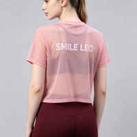 Kaos Crop Top Berbahan Mesh Bernapas dengan Pola Cetak Transfer Sublimasi Kustom dan Lengan Pendek Reguler