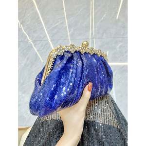 Bolsos de Noche con Forma de Corazón y Pedrería para Mujer, Bolso de Mano de Cristal Dorado para Fiesta de Graduación - Product Image 2