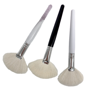 Singolo a forma di ventaglio spazzola morbida capelli di capra naturale con manico in legno lungo pennelli per il trucco per cosmetici per il viso - Product Image 1
