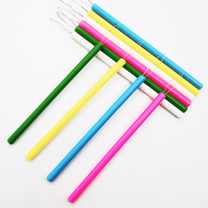 Enhebrador de Agujas Cilíndrico de Plástico, Colorido, con Orificio Grande, Guía de Hilo Portátil, Accesorio de Costura DIY - Product Image 1