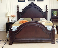Lit de Roi Classique en Bois Massif Sculpté pour Villa et Mobilier de Chambre Antique GSA38-GSA39