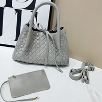 Sac fourre-tout vintage en cuir tressé à la main, style européen et américain, nouvelle collection 2026, haute qualité, grande capacité, fermeture à cordon, idéal pour l'été