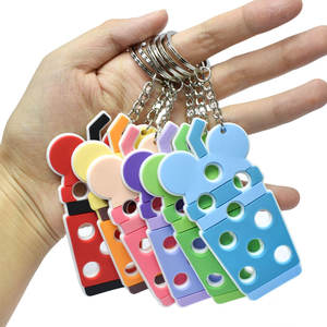 Porte-clés colorés avec trous, design personnalisé, 2D 3D, en caoutchouc PVC souple, porte-clés cadeau, porte-clés coloré avec trous pour boisson, tendance <span class=keywords><strong>Cley</strong></span> - Product Image 4