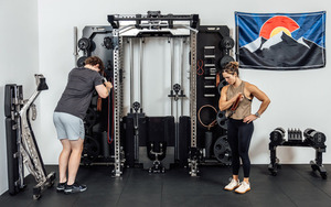Système de poulies murales robustes à double câble pour entraînement fonctionnel à domicile – Entraînement de résistance et de force pour tout le corps - Product Image 3