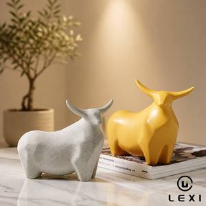 Collezione di Statuette di Toro, Pinguino, Volpe e Uccello, Set Decorativo in Ceramica Opaca del Regno Animale, Scultura Geometrica Stilizzata per Tavolo - Product Image 3