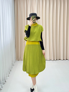 Serie di Abiti Plissettati Eleganti di Issey Miyake per Donne; Raffinata <span class=keywords><strong>Abaya</strong></span> Musulmana Adatta per Autunno e Inverno. - Product Image 3