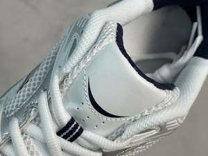 Zapatos Deportivos de Lujo de Diseño Nuevo, Parte Superior de Malla, Cierre de Calcetín, Suela Gruesa con Amortiguación, Zapatos Casuales de Moda para Caminar - Product Image 4