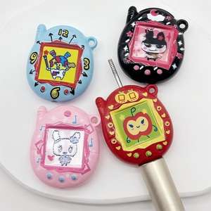 Perles acryliques en vrac à trou central imprimées de personnages de dessins animés SP Crybaby Nan-cy pour la fabrication de lanières de téléphone - Product Image 2